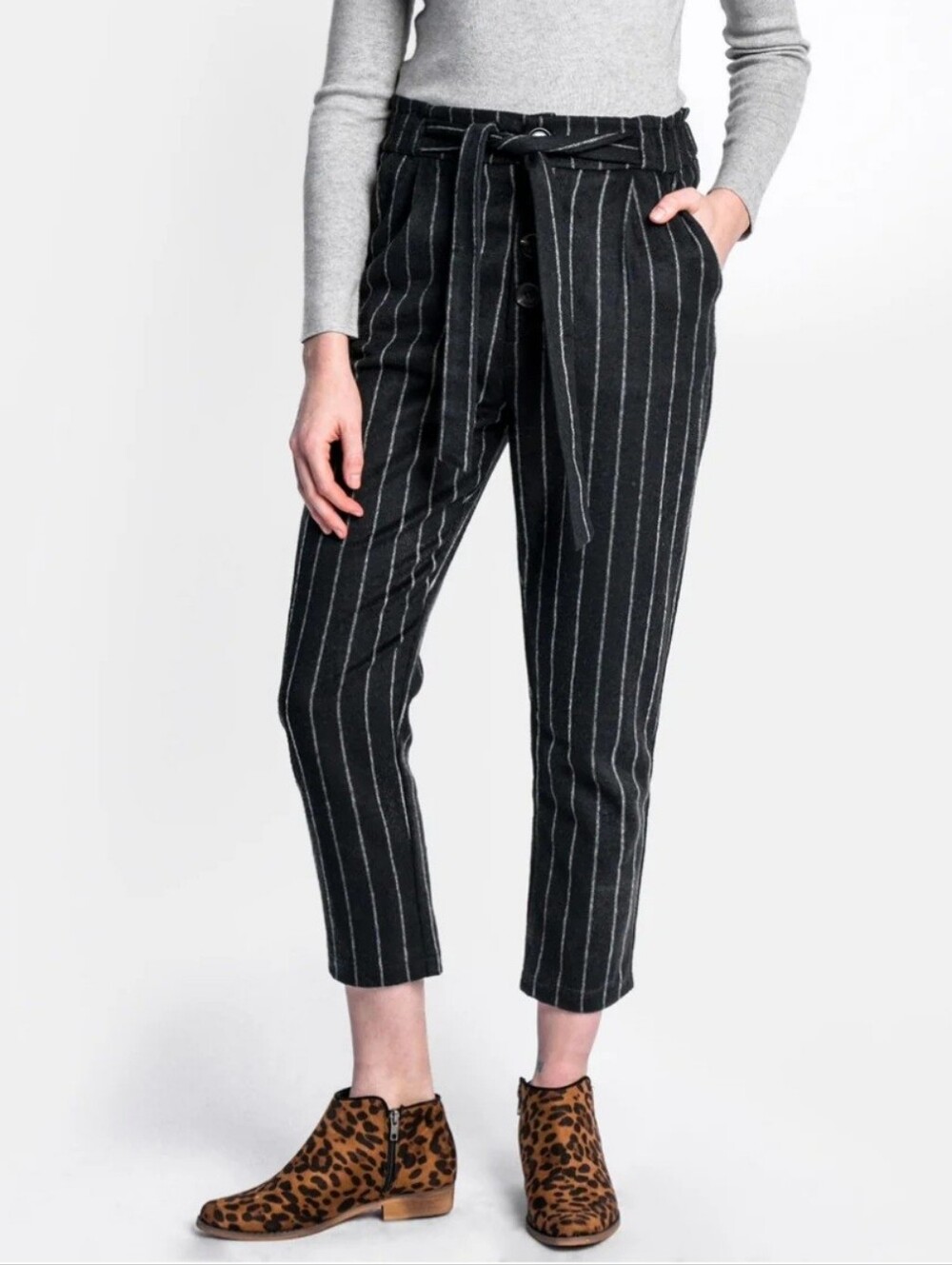 Pink Martini The Faith Pants Womens Medium Wool Blend Black Pinstriped Cropped